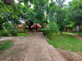Anouxa Riverview Guesthouse，位于占巴塞Vat Phou Temple附近的酒店
