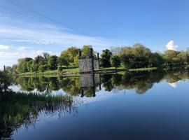 Ardhowen Bay lakefront holiday accommodation，位于恩尼斯基林的别墅