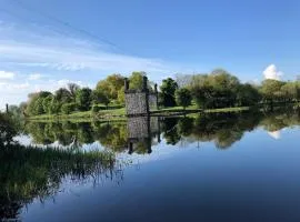 Ardhowen Bay lakefront holiday accommodation