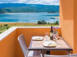 Rooms and Apartments Budiša