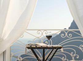 Casa Romelide Positano Amazing view, free parking along the street, free breakfast basket，位于波西塔诺的酒店