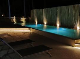 My Holiday Home - Aroeira Golf & Beach，位于沙尔内卡的酒店