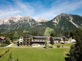 Mountain Hotel & Hostel，位于拉姆绍达赫斯坦的酒店