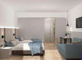 Hotel Holiday，位于西尔米奥奈的酒店