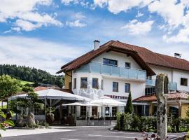 Gasthof - Restaurant Hubertushof，位于Peilstein im Mühlviertel的酒店
