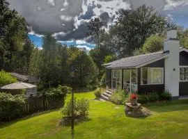 Very nice cottage by the lake. Lursjön!