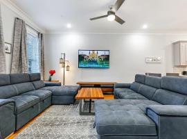 Stunning Modern and Fully-Upgraded 5 BR w Pool，位于新奥尔良的酒店
