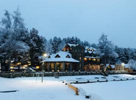 自然拉兹玛度假酒店，位于Razëm的酒店