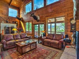 The Greisen Highlands Lodge Home with Amazing Views & Hot Tub，位于Jefferson的酒店