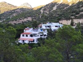 Oleander's Garden Traditional Cretan Cottage，位于费马的公寓式酒店