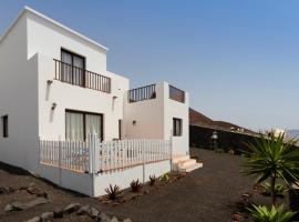 Lanzarote Natura Houses，位于Soo的浪漫度假酒店