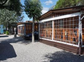 VAKANTIEHUIS CASASdeCASPER - Camping Italië，位于波尔莱扎的酒店