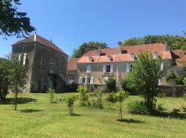 Chez Zoiseau et Zoiseautte，位于Chassigny的酒店