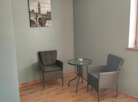 Hotel Rava-Ruska，位于Rava-Rusʼka的酒店