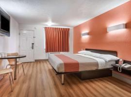 Motel 6-Youngstown, OH，位于扬斯敦的酒店