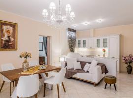 Faidra Luxury Apartment，位于Flóka的酒店