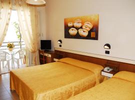 Hotel Devon Rooms & Breakfast，位于切塞纳蒂科的酒店