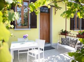 CHARMING MOMENT di Villa Porta - La Vigna，位于勒威诺的酒店