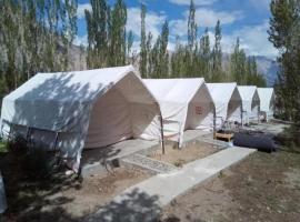 StayApart at Alpine Ibex Camp, Nubra Valley，位于列城的豪华帐篷营地