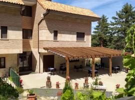 Hotel Rural El Nido de Pinares，位于纳瓦莱诺的酒店