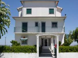 Hotel Novo Dia，位于梅达的酒店