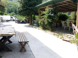 B&B ca'del grillo，位于Castel del Rio的露营地