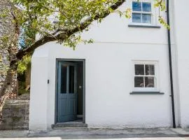 Chapel View- Beautiful central cottage with nearby Restaurants & Castle walk