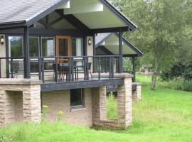 Cameron House Lodge on Loch Lomond，位于巴洛赫的海滩短租房