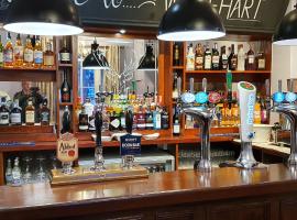 The White Hart Hotel，位于谢福德的酒店