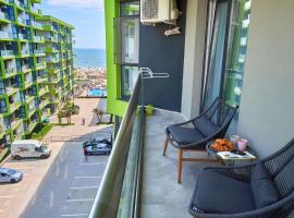 Black Sea Estate apartment Spa n Pool Beach Resort，位于北马马亚-讷沃达里的乡间豪华旅馆
