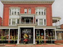Naples Hotel，位于Naples的酒店