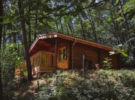 Chalets & Camping Villa Mayari，位于Escosse的酒店