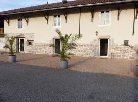 Gites Domaine de la Rochere，位于Domsure的酒店