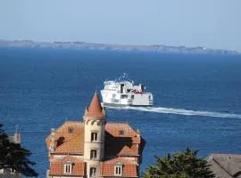 Appartement vue panoramique mer, prêt de vélos, WIFI