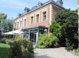 玛蒂尔德之家旅馆，位于瓦朗西纳Valenciennes High Court附近的酒店