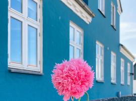 Det blågrønne Hus，位于海尔斯的带按摩浴缸的酒店