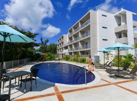 Odysis Onna Resort Hotel，位于恩纳喜璃愈志海滩附近的酒店