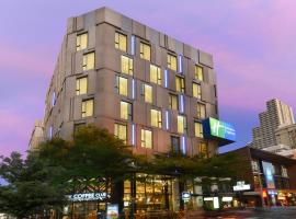 Holiday Inn Express Bangkok Sukhumvit 11, an IHG Hotel，位于曼谷的酒店