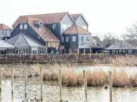 Oyster Fleet Hotel