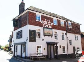 The Ship Inn，位于拉伊的宾馆