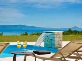 Luxury Panorama Vila with amazing Seaview in Gondolici 7 km from Rabac，位于拉宾的海滩短租房