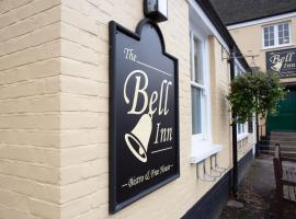 The Bell Inn，位于Thorpe le Soken的酒店