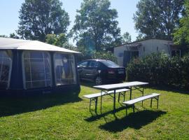 Camping - Park Władysławowo，位于弗瓦迪斯瓦沃沃的酒店