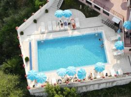 Hotel Deyanira，位于Gorno Dryanovo的酒店