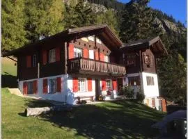 Idyllisches Chalet inmitten der Walliser Bergwelt