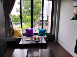 Cozy Riverview of Livinginn，位于胡志明市的酒店