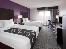 La Quinta by Wyndham Minneapolis Bloomington W - FREE AIRPORT SHUTTLE，位于布卢明顿的酒店