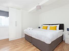 Skyvillion - COZY APARTMENTS in Enfield Town With Free Parking & Wifi，位于恩菲尔德的酒店