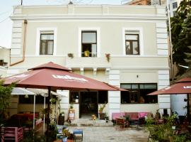 Hostel Durres，位于都拉斯的酒店