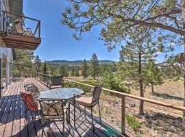 Spacious Mountain Home, 10 Mi to Angel Fire Resort，位于天使之火的滑雪度假村